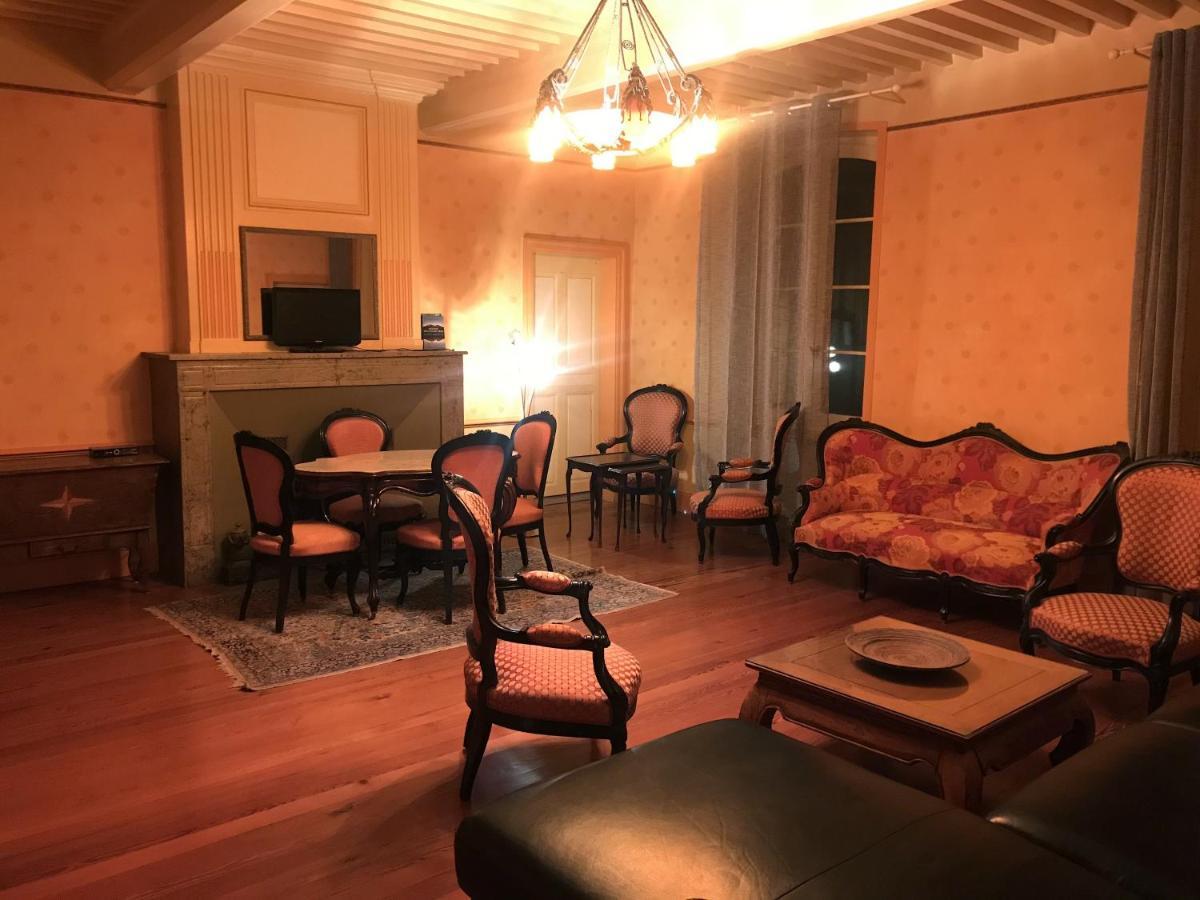 לינה וארוחת בוקר Ourches Domaine Des Chabriers מראה חיצוני תמונה