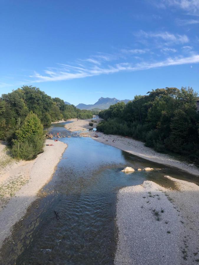 לינה וארוחת בוקר Ourches Domaine Des Chabriers מראה חיצוני תמונה