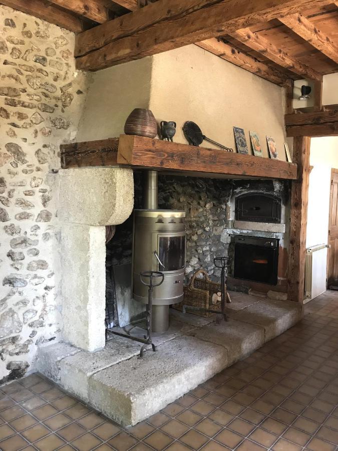 לינה וארוחת בוקר Ourches Domaine Des Chabriers מראה חיצוני תמונה