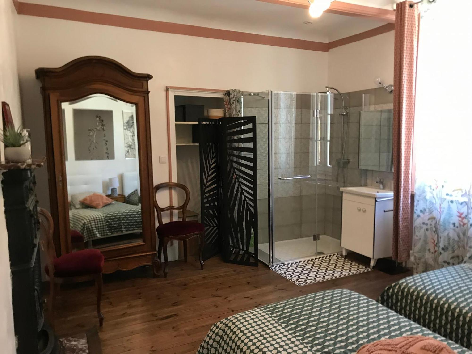 לינה וארוחת בוקר Ourches Domaine Des Chabriers מראה חיצוני תמונה